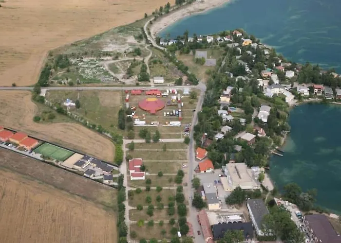 Hollidayvillage 5b Boldog